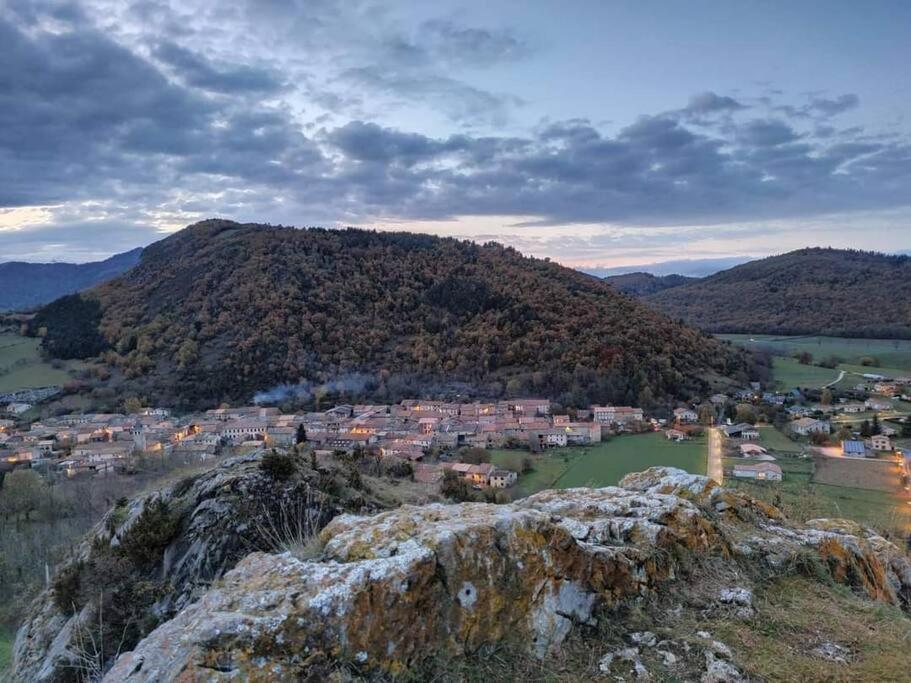 Gite L'Enclos O Rendez-Vous Roquefeuil-Pays De Sault- Avec Jardin Extérieur photo