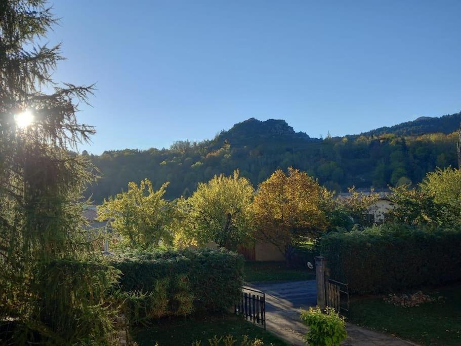 Gite L'Enclos O Rendez-Vous Roquefeuil-Pays De Sault- Avec Jardin Extérieur photo